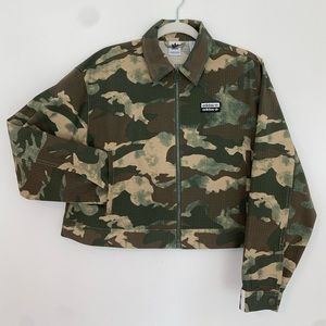 adidas Originals RYV Cropped Jacket in Camo - Women’s XS